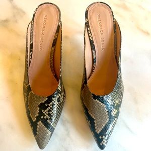 Never been worn Veronica Beard point mule pump size 11. Leather snakeskin look.